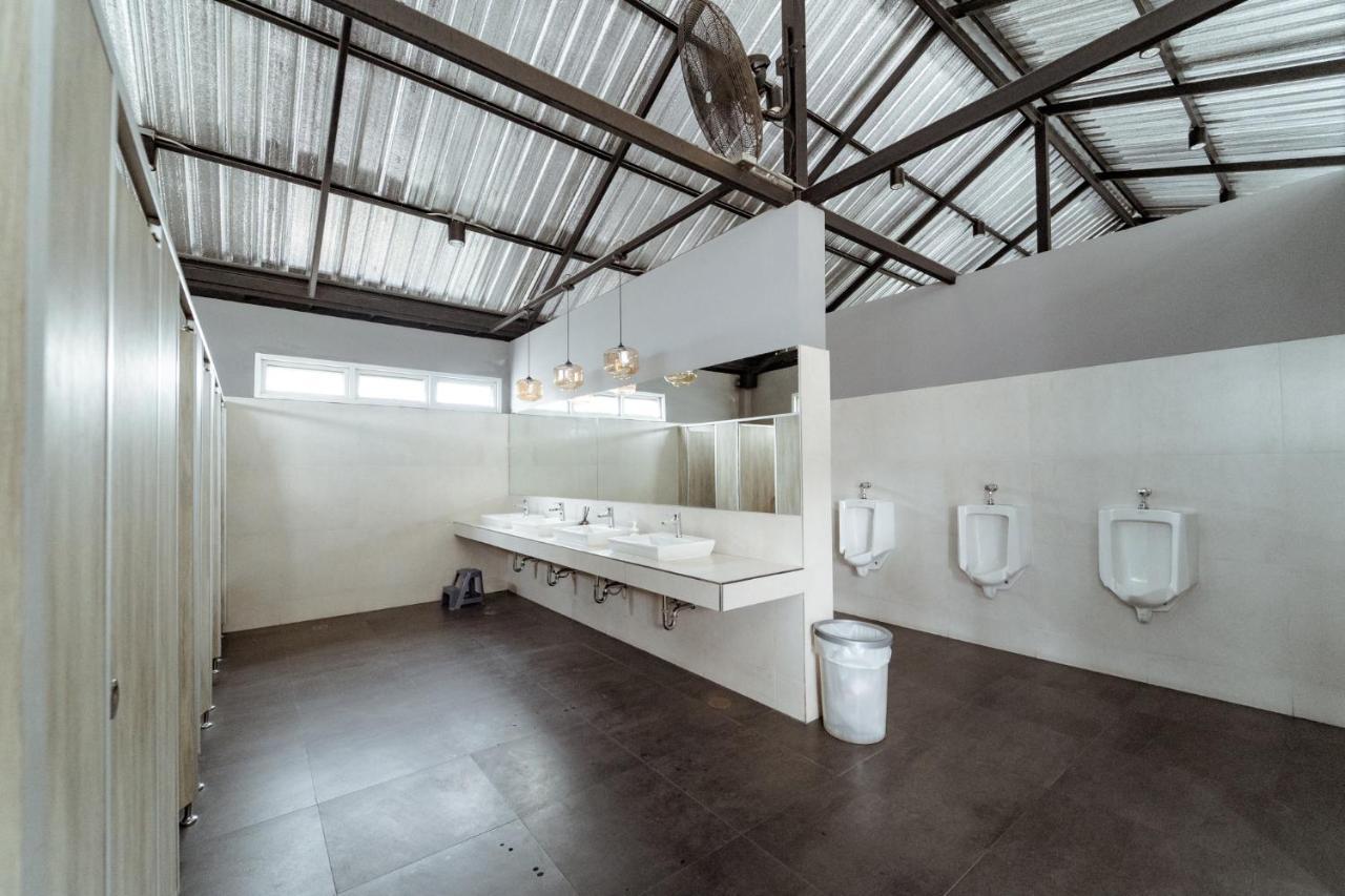 My Space69 Bangkok Extérieur photo